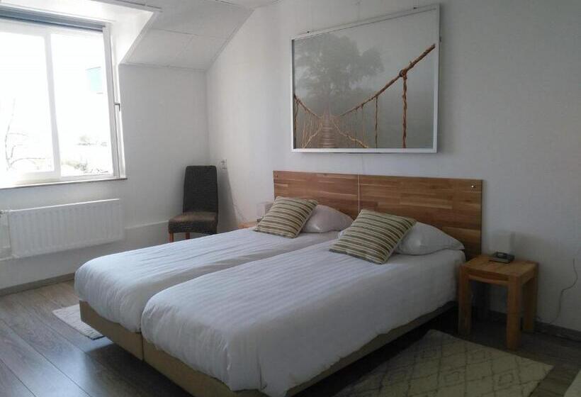 اتاق خانوادگی با سرویس بهداشتی مشترک, De Wilde Kriek   Before De Karsteboom