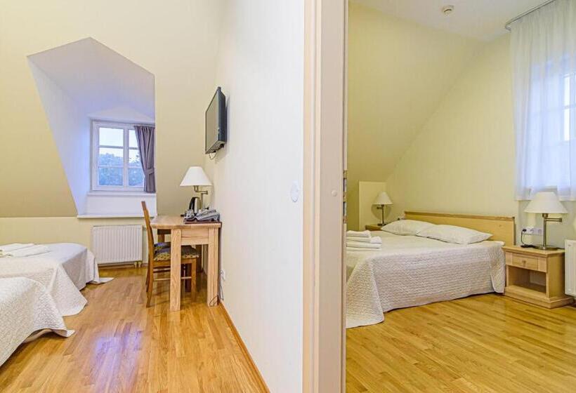 اتاق استاندارد چهار تخته, Domus Maria