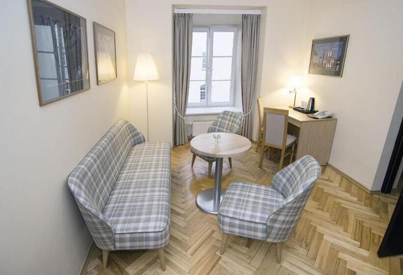 اتاق لوکس, Domus Maria