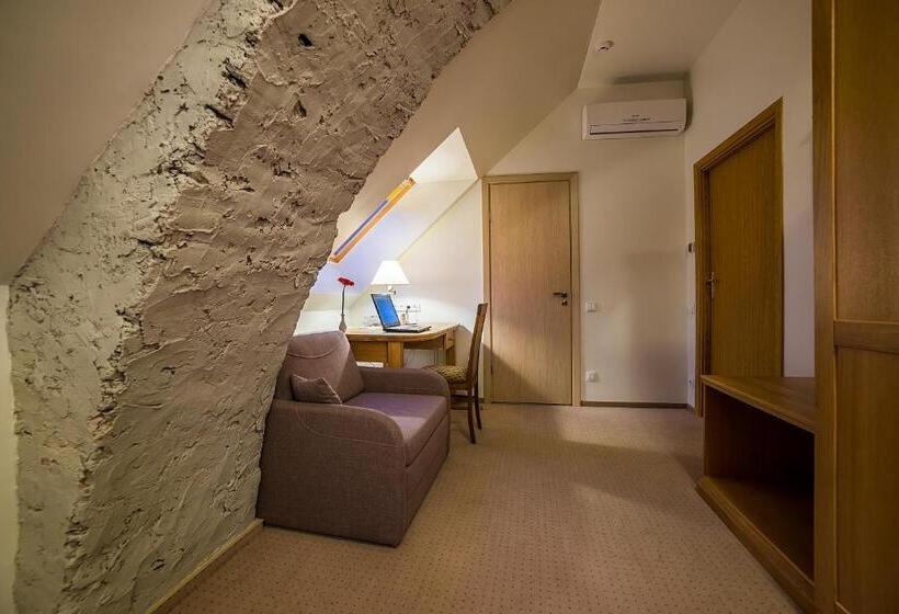 اتاق سوپریور, Domus Maria