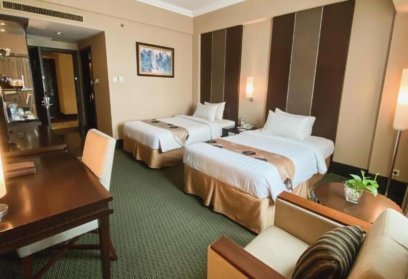 Номер Executive, Emerald Garden International