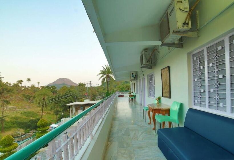 豪华房间, Karnavati