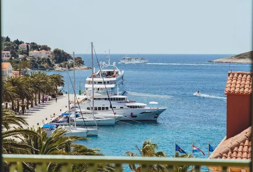 オーシャンビューデラックススイート, Park Hvar