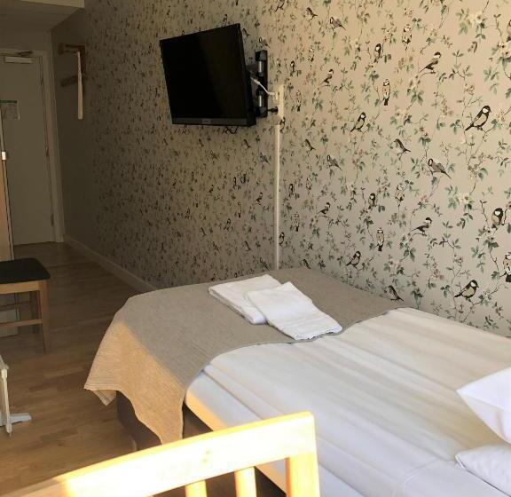 Economy Triple Room, Best Western Uppsala