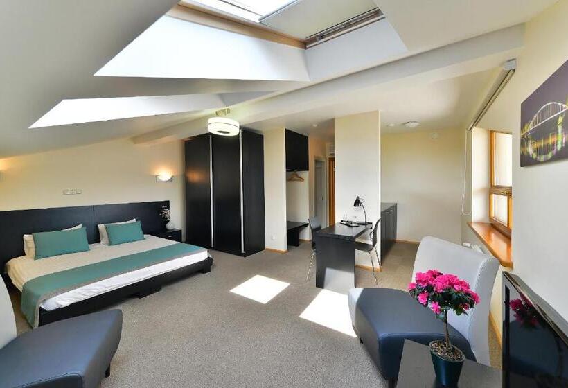 اتاق استاندارد, Vantis Riverside