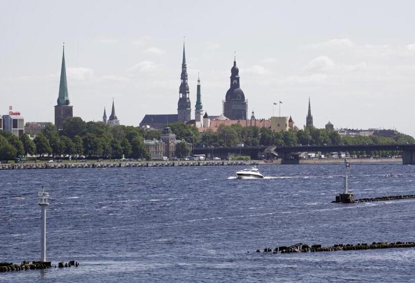 اتاق استاندارد با چشم‌انداز رودخانه, Vantis Riverside