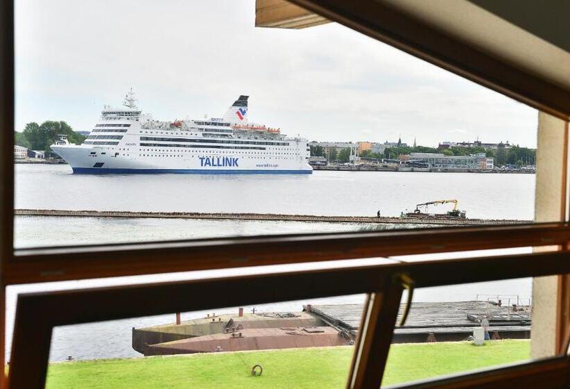 اتاق استاندارد با چشم‌انداز رودخانه, Vantis Riverside