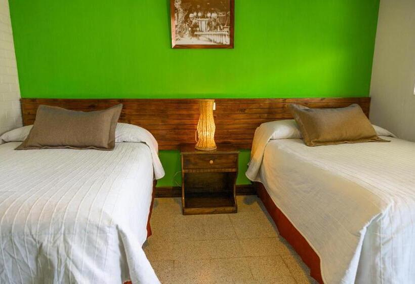 اتاق استاندارد با چشمانداز دریاچه, Y Centro De Convenciones Jardines Del Lago