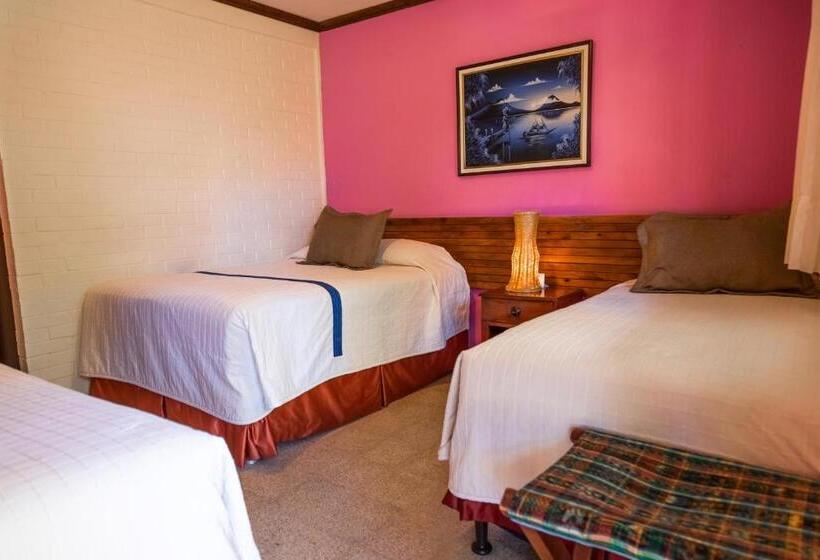 اتاق استاندارد سه نفره, Y Centro De Convenciones Jardines Del Lago