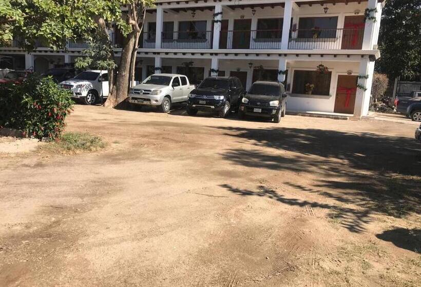 اتاق استاندارد اینتریور, Y Centro De Convenciones Jardines Del Lago