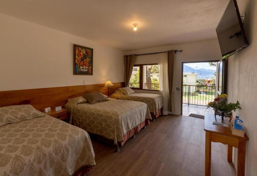 اتاق استاندارد سه نفره, Y Centro De Convenciones Jardines Del Lago