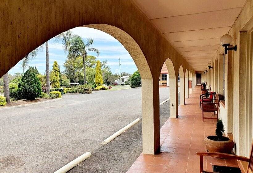 标准间, Mcnevins Warwick Motel