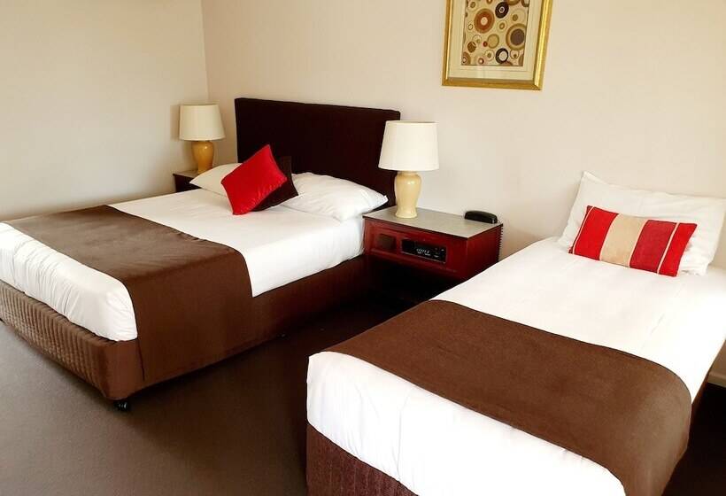 标准间, Mcnevins Warwick Motel