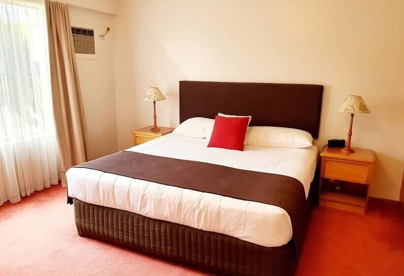 家庭套房, Mcnevins Warwick Motel