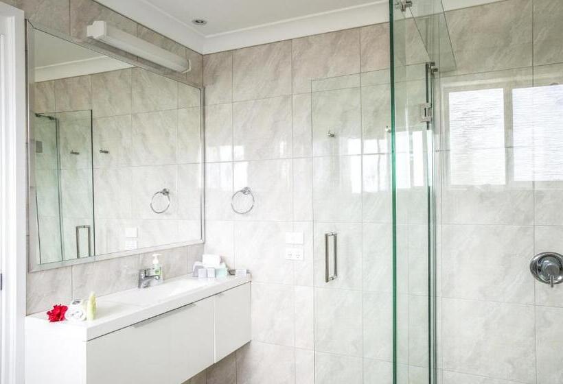 سوییت اجرایی, Paradise Hotel & Resort