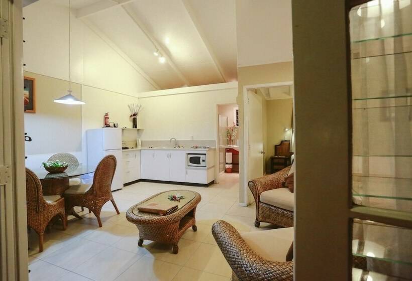 اتاق دوبلکس, Muri Beachcomber