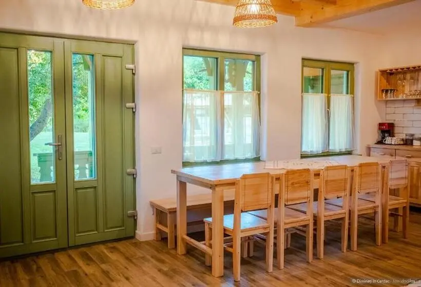 ３ベッドルームハウス, Dimineți în Cerdac