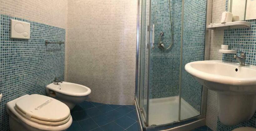 اتاق اکونومی, Noto Marina E Spa