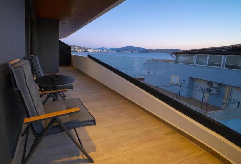 غرفة ديلوكس ذات إطلالة جانبية على البحر, Yacht Premium