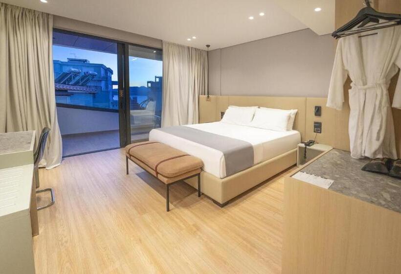 片側に海が見えるデラックスルーム, Yacht Premium