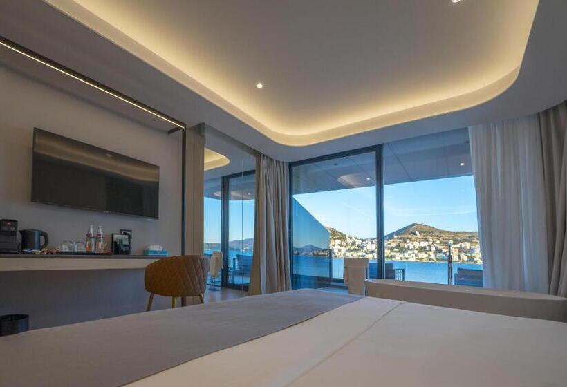 جناح سوبيريور مطل علي البحر, Yacht Premium