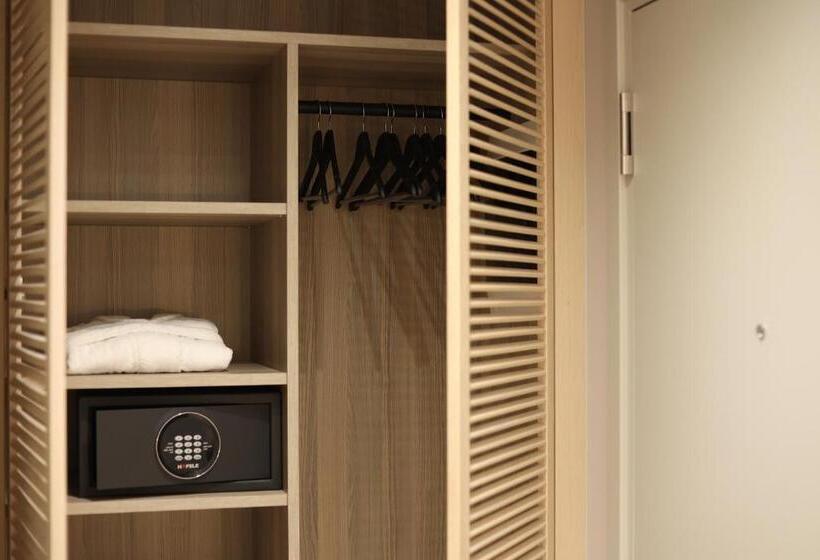 غرفة قياسية إطلالة جانبية علي البحر, Yacht Premium