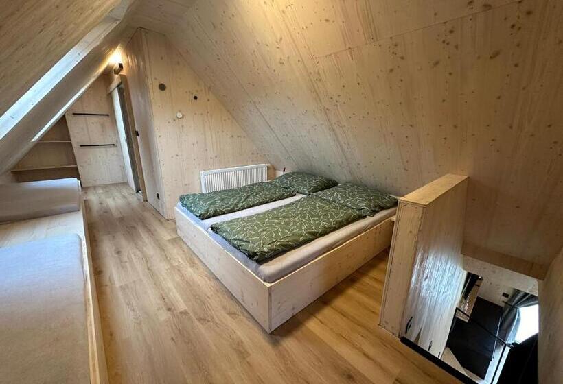 غرفة ديلوكس عائلية, Penzion A Restaurace Pod Sjezdovkou