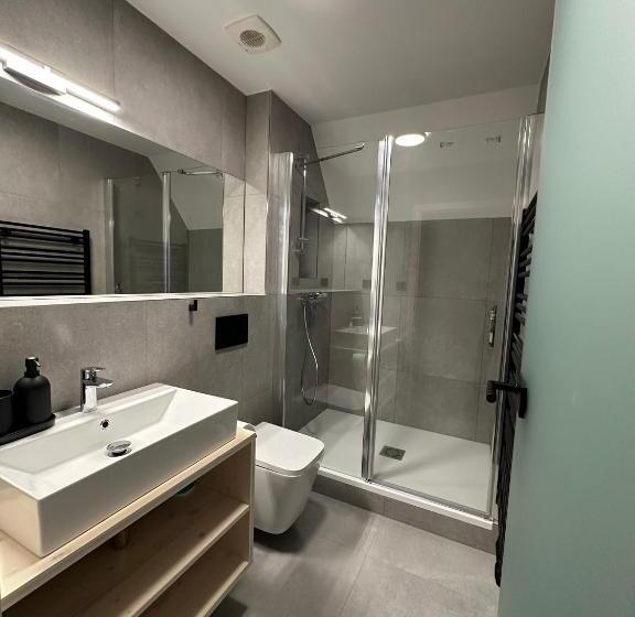 غرفة ديلوكس عائلية, Penzion A Restaurace Pod Sjezdovkou