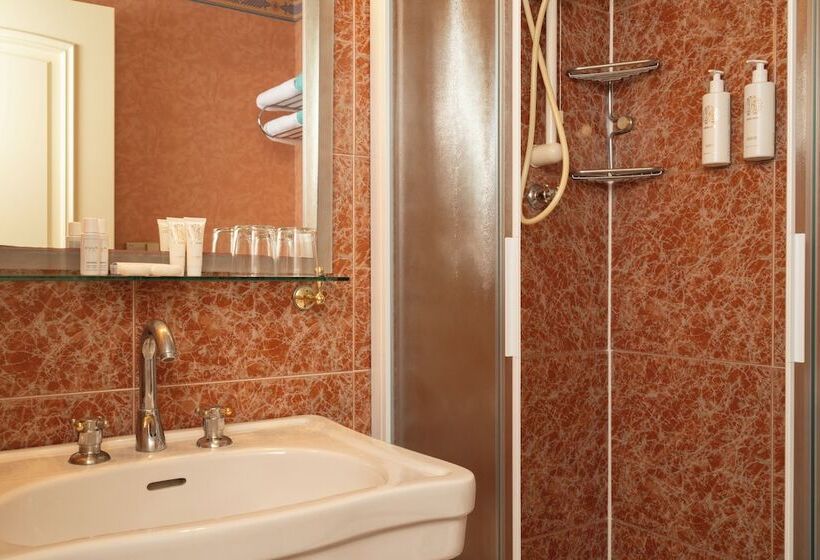 Полулюкс, Grand Hotel Astoria