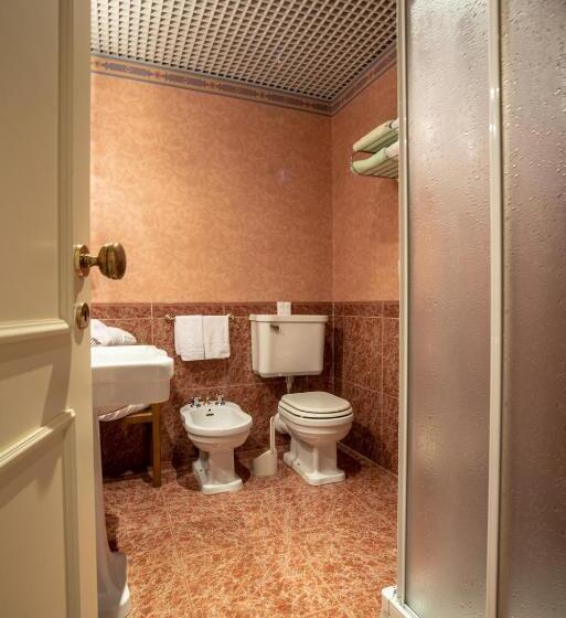 Полулюкс, Grand Hotel Astoria