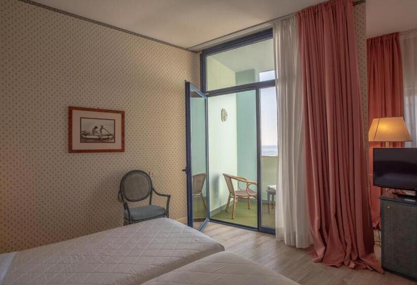 Номер Superior, Grand Hotel Astoria