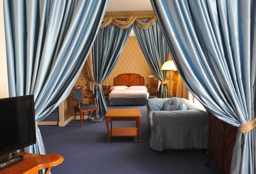 Люкс, Grand Hotel Astoria