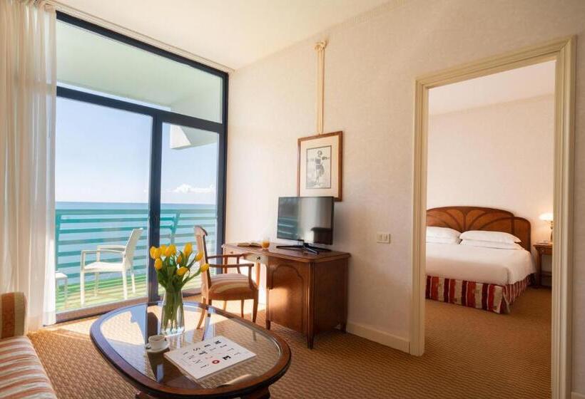 Полулюкс Superior, Grand Hotel Astoria