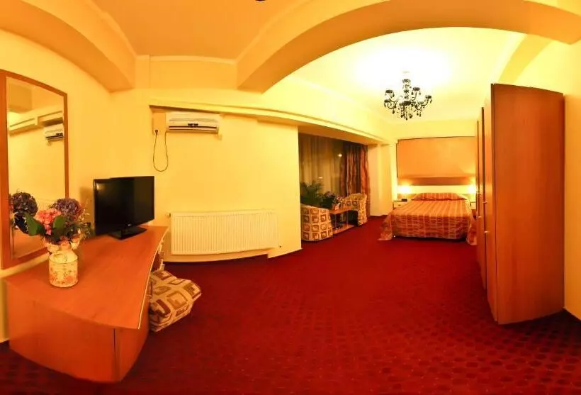 Superior-huone, Andre´s
