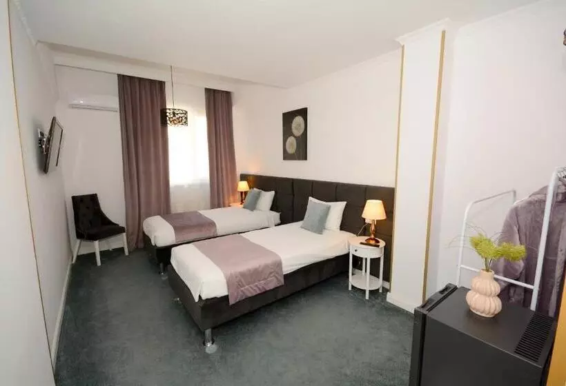 Standard Yhden Hengen Huone, Andre´s