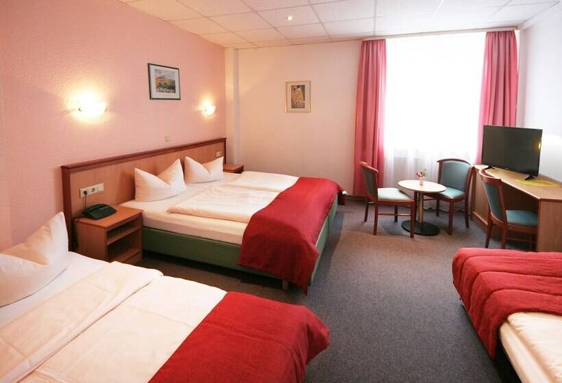 اتاق استاندارد چهار تخته, Constantin