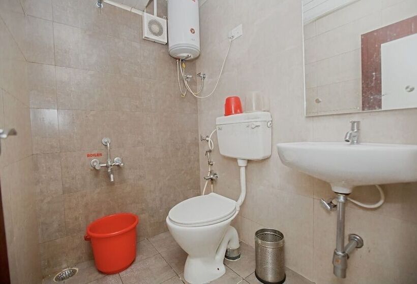 Quarto Estandar, Maneck