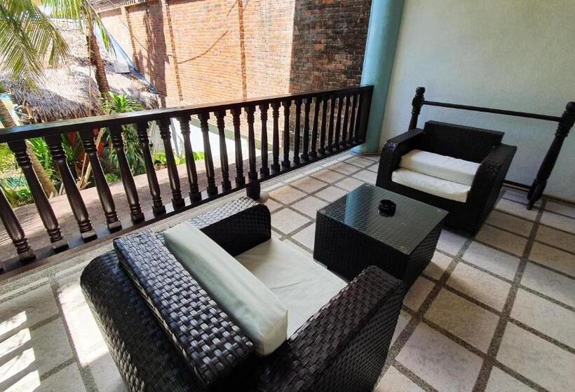 Chambre Deluxe King Size, Pinjalo Resort Villas   Jade Hill Project Property Development