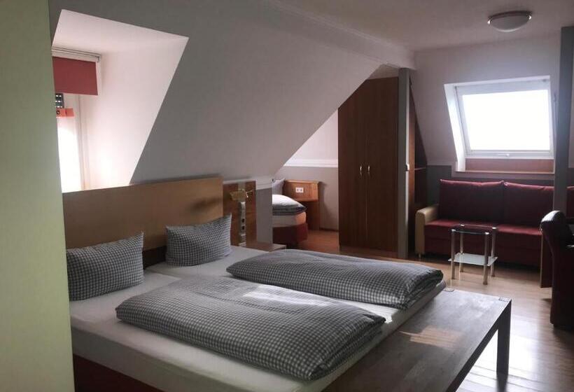 סוויטת ג'וניור, Römer