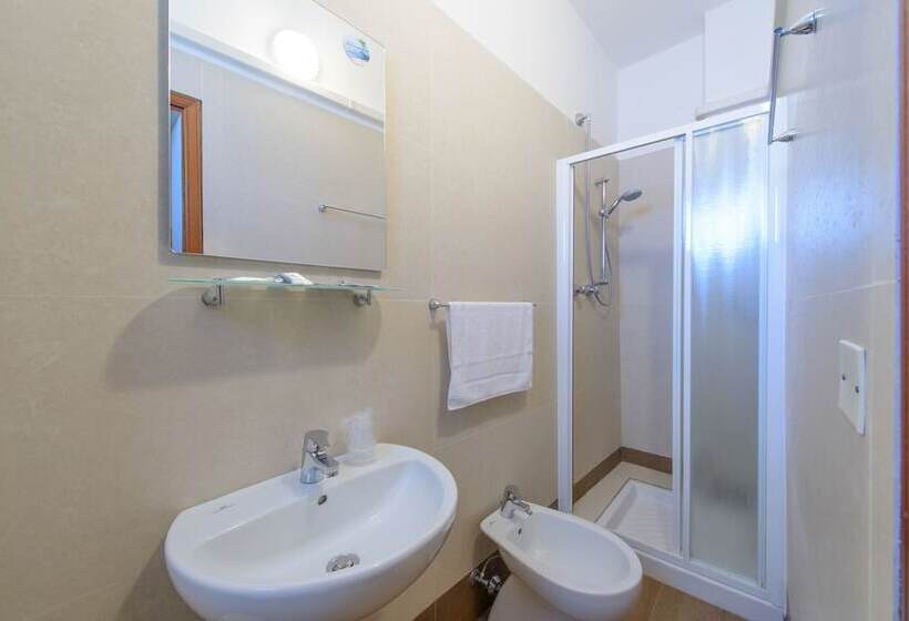 اتاق استاندارد چهار تخته, Sirena