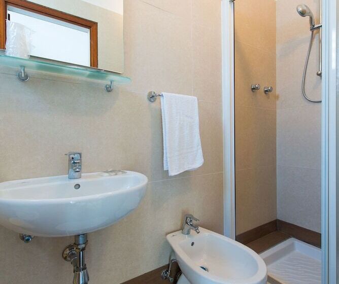 اتاق استاندارد چهار تخته, Sirena