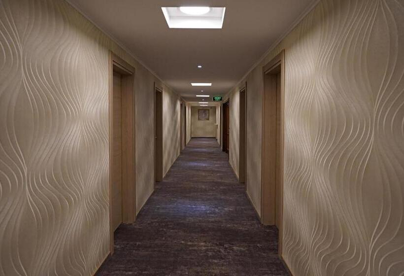 חדר סטנדרט יחיד, Tiara