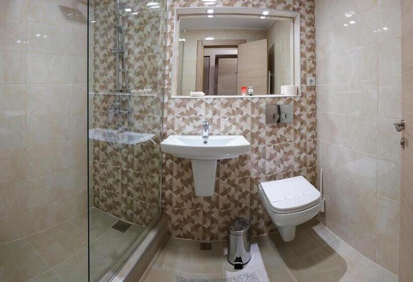 חדר סטנדרט, Tiara