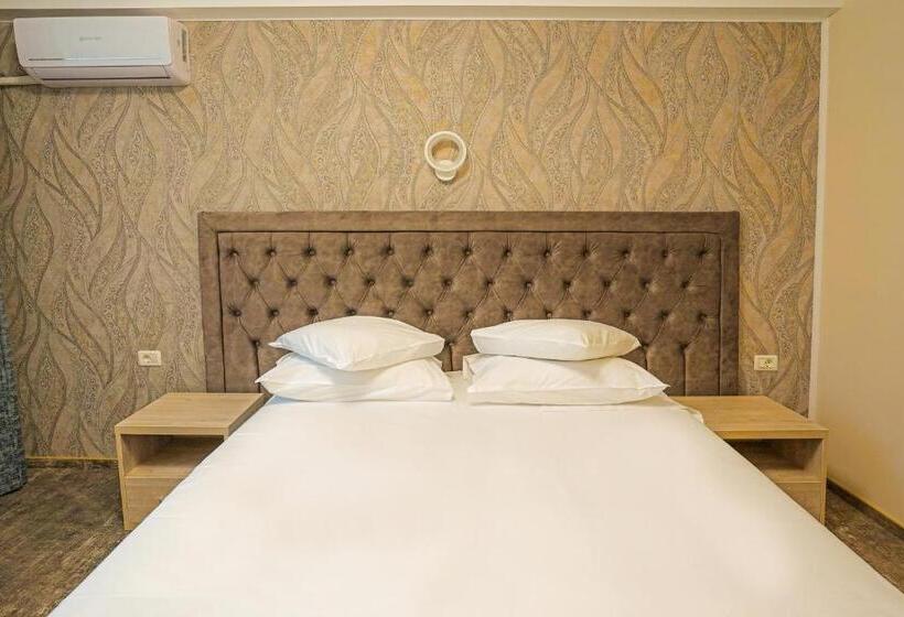 חדר סטנדרט, Tiara