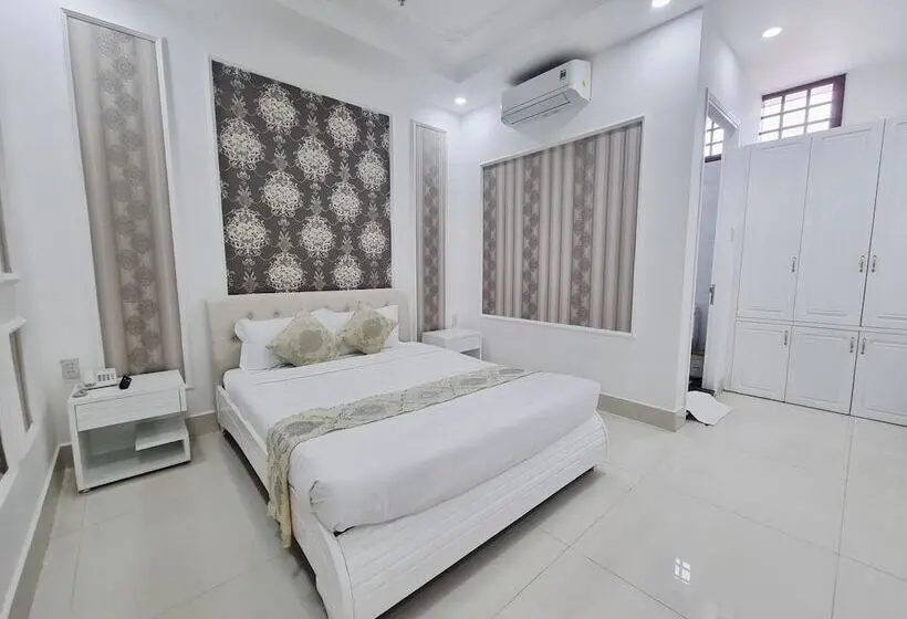 اتاق لوکس, Linh Phuong 6