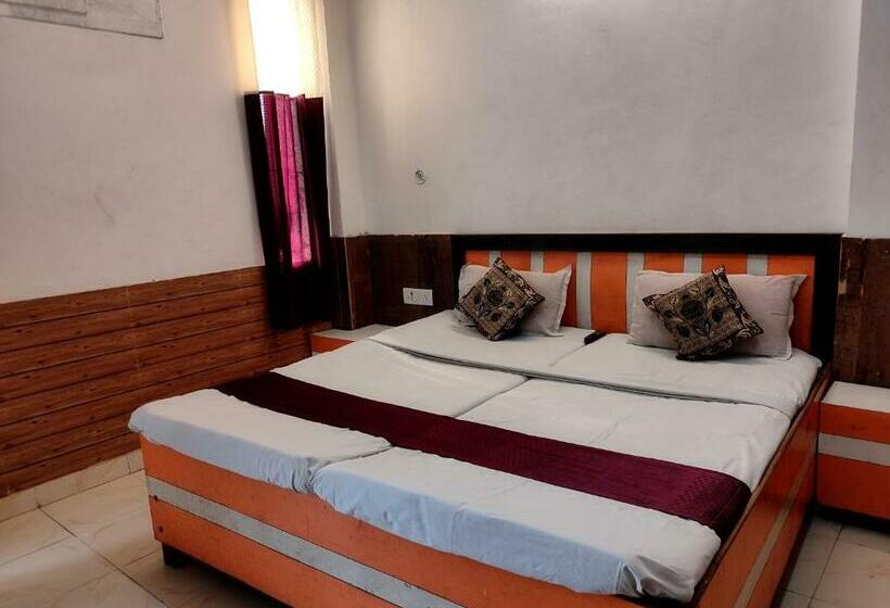 غرفة قياسية, Shraddha