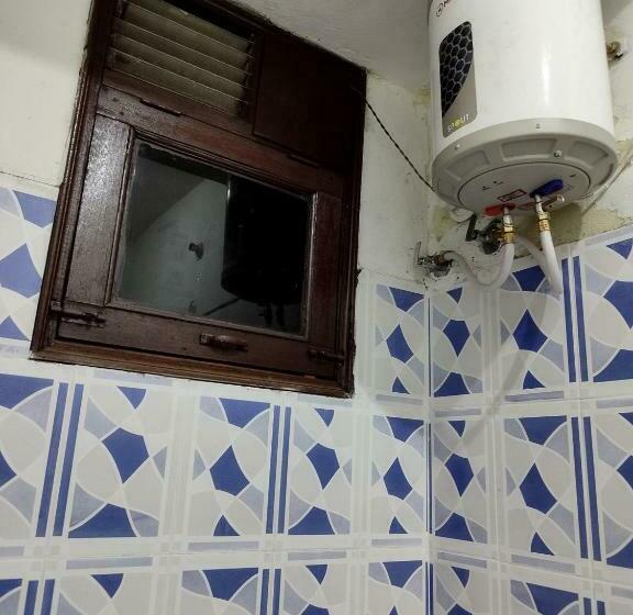 غرفة قياسية, Shraddha