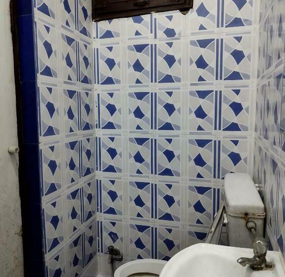 غرفة قياسية, Shraddha