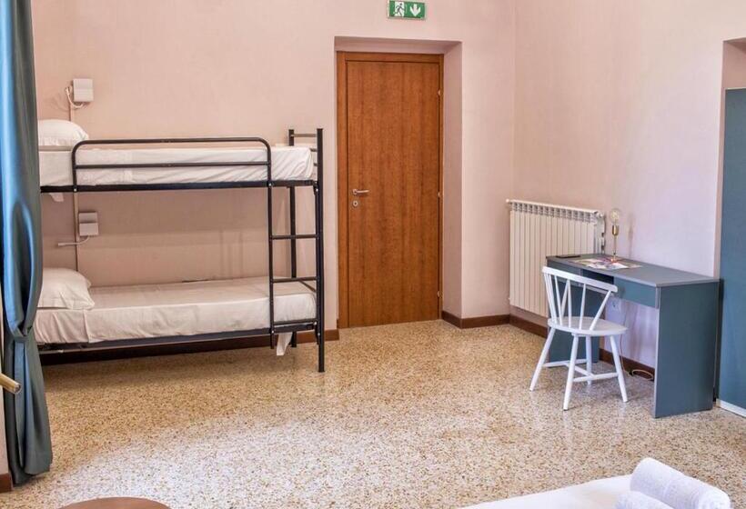 חדר סטנדרט לארבעה, Ostello Ossigeno