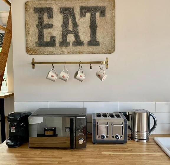 スタンダードルーム, The Nest